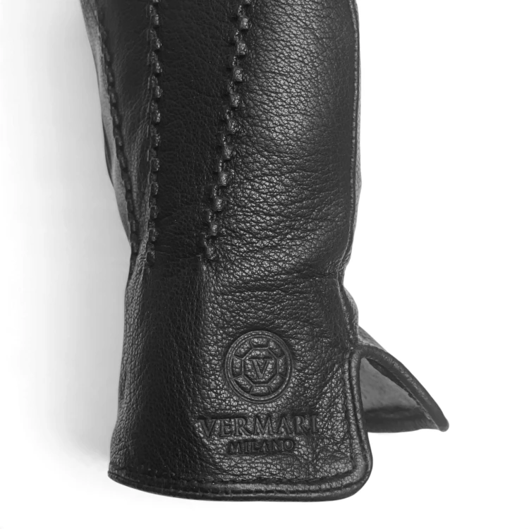 Vermari Milano VMGL-2001 - close-up of the cuff with embossed logo, side slit and stitched edge
