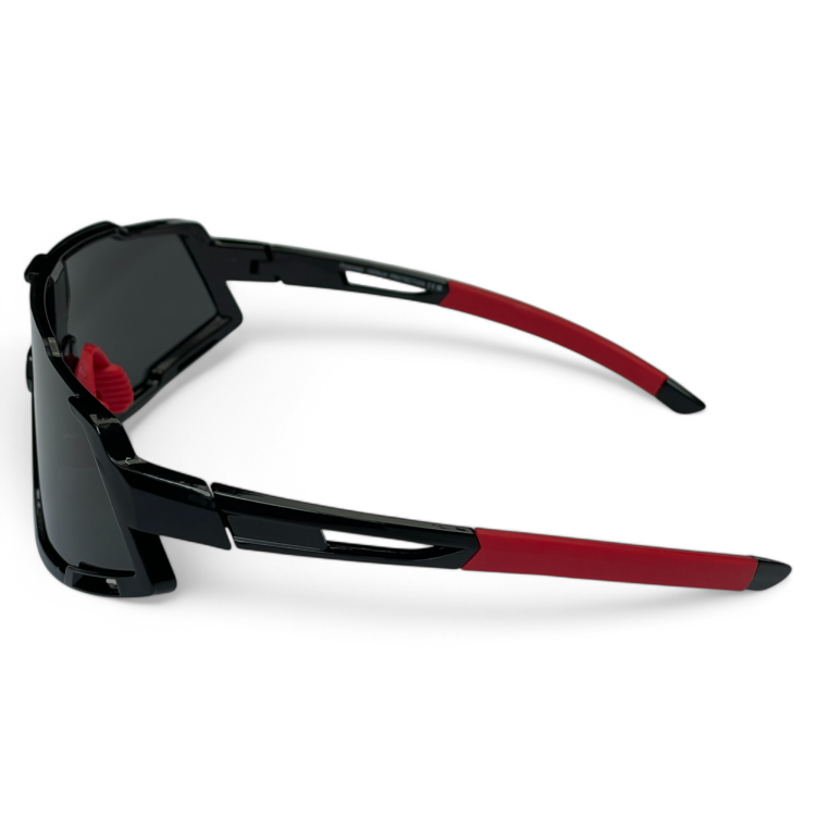 M100 C1 okulary sportowe czarne z czerwonymi zausznikami - widok z boku 2