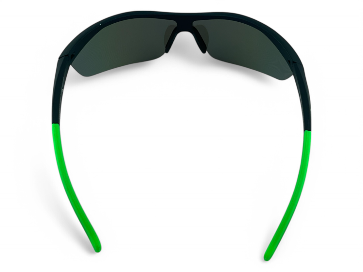 Okulary sportowe M112 C4 - widok z tyłu, czarne, zielone zauszniki, przyciemniane szkła