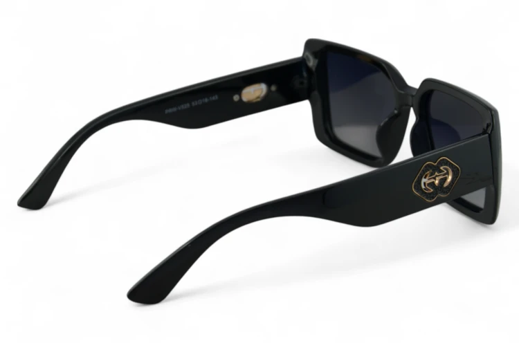 PRW-V525 C1 BLCK okulary damskie czarne kwadratowe z logo - widok od góry