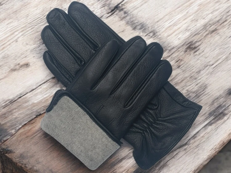 Men's leather gloves PRIUS LUX PRMG-2006 - on light wood with a folded cuff showing the lining