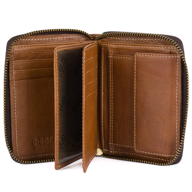 Męski portfel skórzany Wild Horse 6 jasnobrązowy. Otwarty portfel z widocznymi przegródkami na karty i banknoty. Naturalna skóra, ozdobne przeszycia, mosiężny zamek.